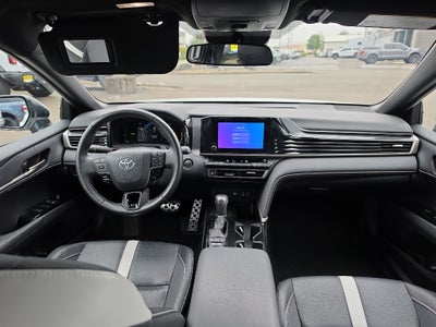2025 Toyota Camry Hybrid SE
