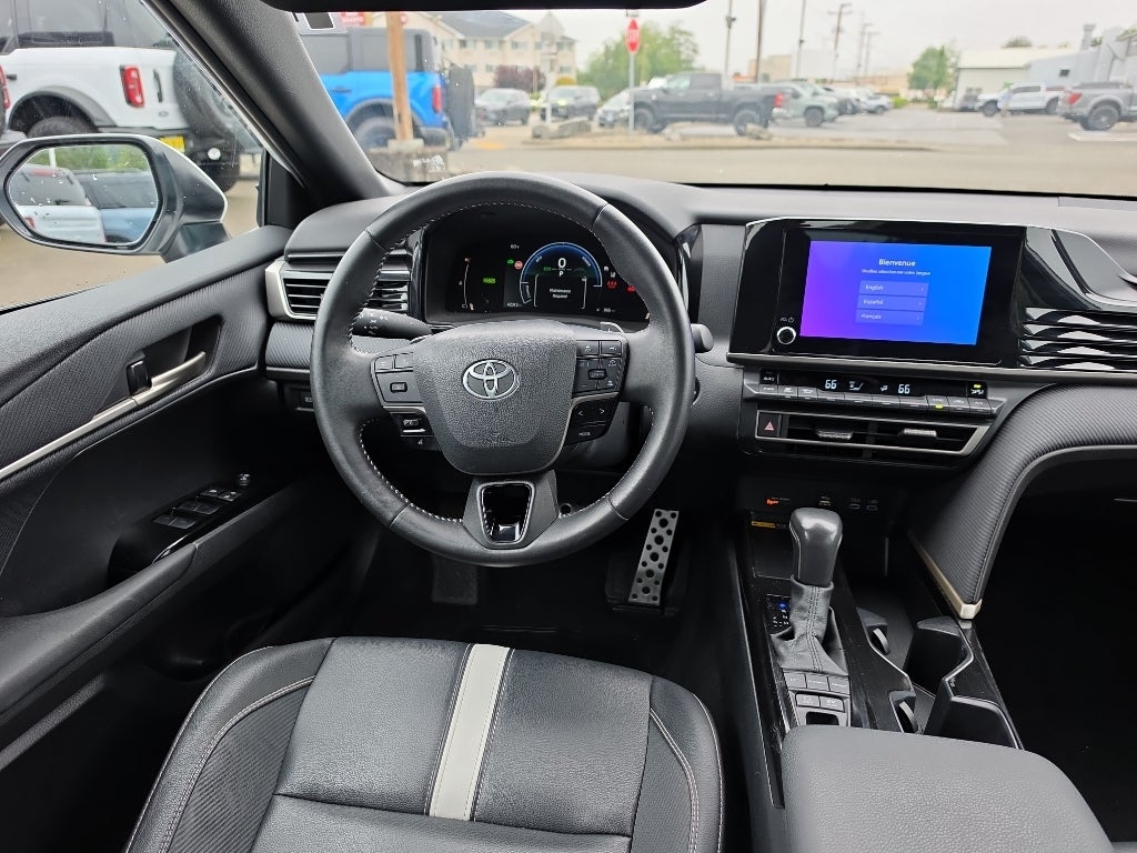 2025 Toyota Camry Hybrid SE