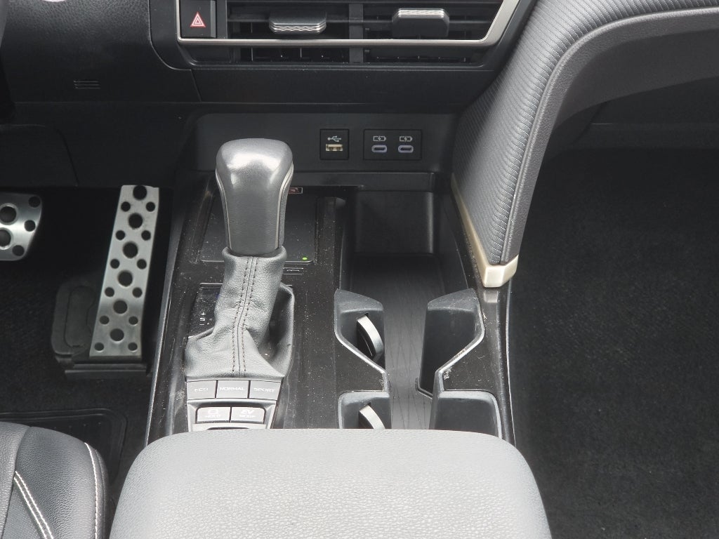 2025 Toyota Camry Hybrid SE