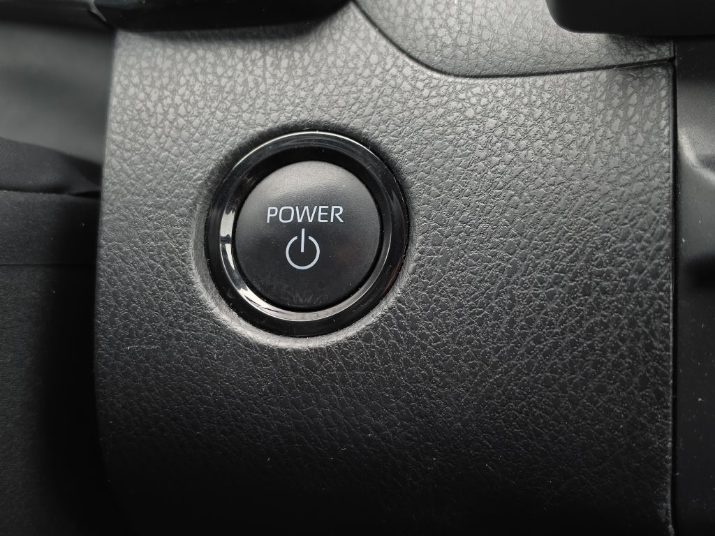 2025 Toyota Camry Hybrid SE