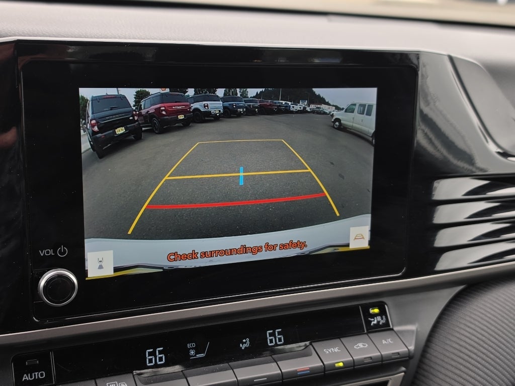 2025 Toyota Camry Hybrid SE