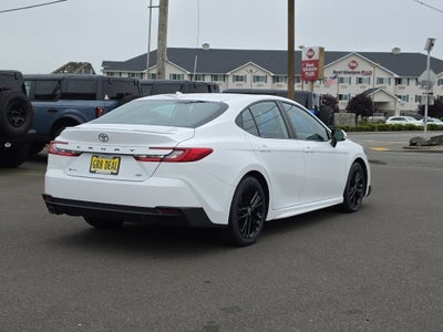 2025 Toyota Camry Hybrid SE