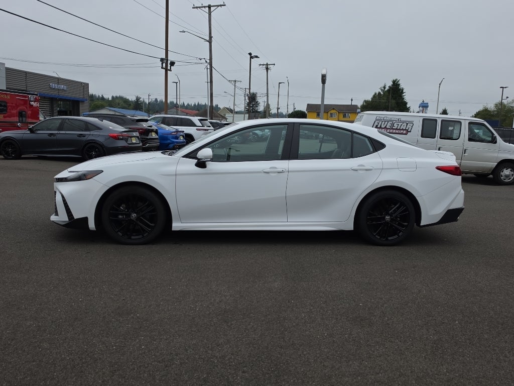 2025 Toyota Camry Hybrid SE