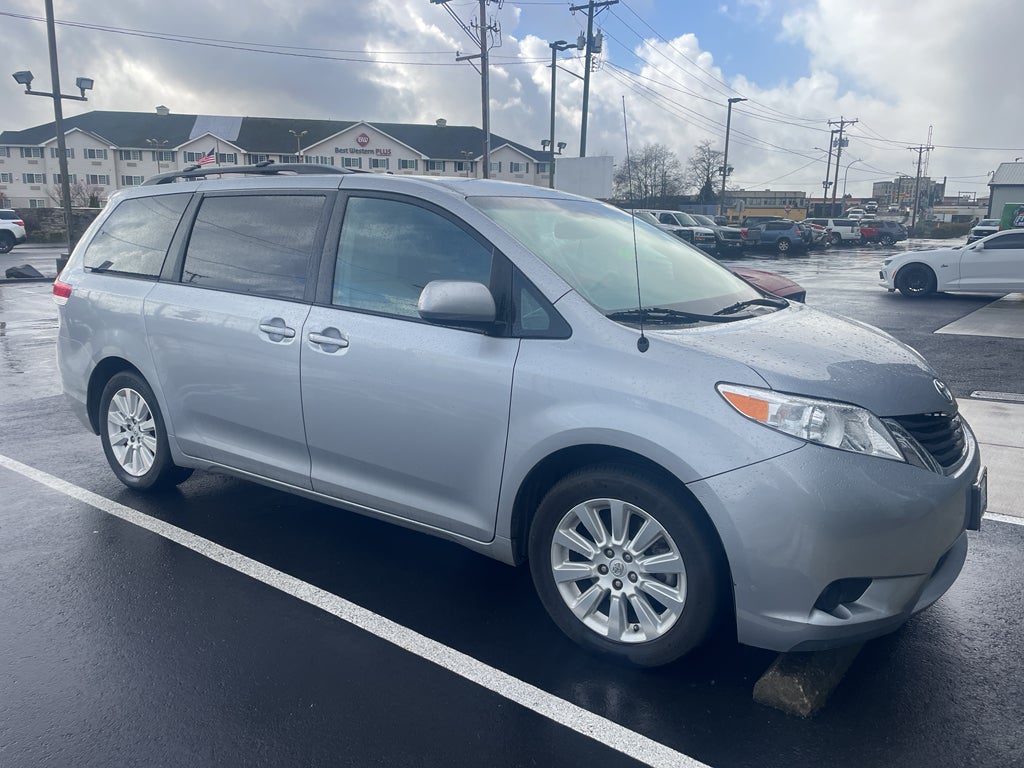 2013 Toyota Sienna LE