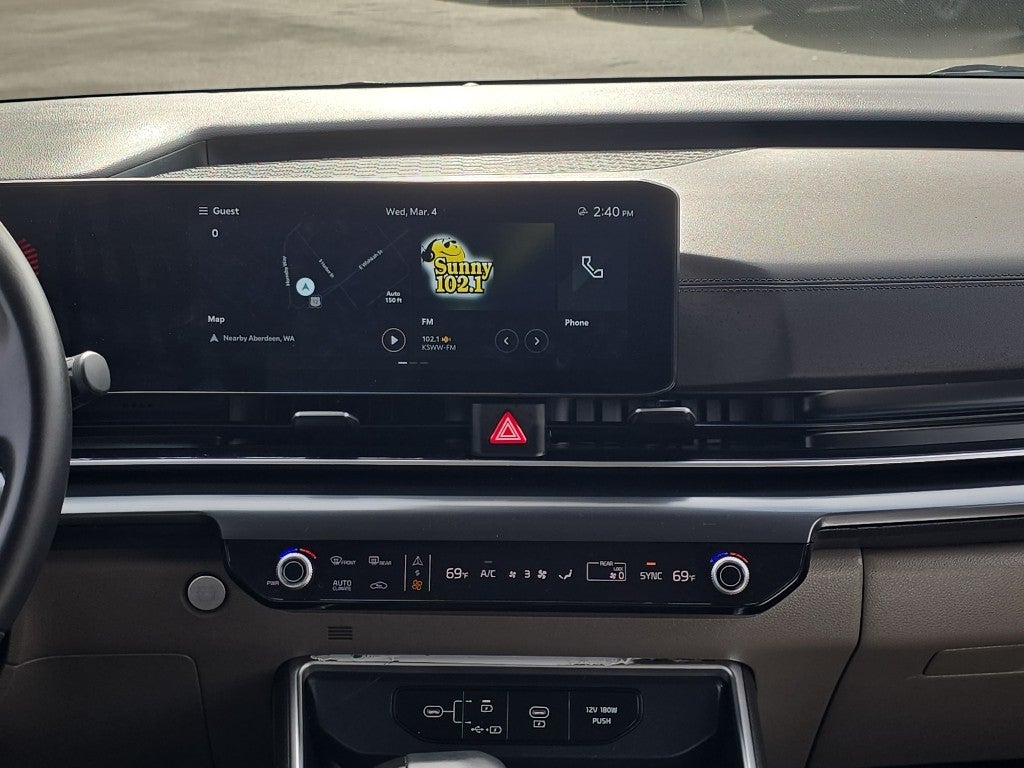 2025 Kia Carnival LX