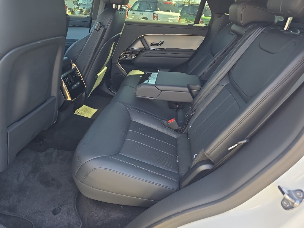 2025 Land Rover Range Rover Sport P360 SE