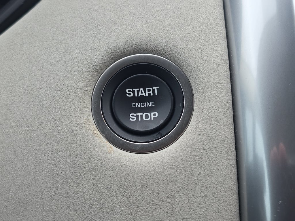 2025 Land Rover Discovery S